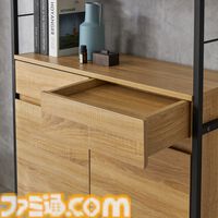 ニッセンで薄い本やデスノートが隠せそうな隠し部屋が用意されたオシャレ本棚が開発中。引き出しを間違って開けたら爆発炎上する機能もほしい