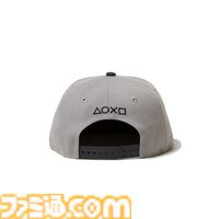 プレステ×ニューエラのコラボアイテムが2026年1月8日発売。象徴的なロゴをデザインしたキャップ、Tシャツ、トレーナーなどのアパレルが展開