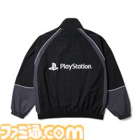 プレステ×ニューエラのコラボアイテムが2026年1月8日発売。象徴的なロゴをデザインしたキャップ、Tシャツ、トレーナーなどのアパレルが展開