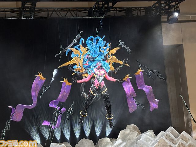 “グラブルフェス2025”フォトリポート。有明に顕現した破壊の化身ヴェルサシア。広くなったカフェ ミレニアなど注目のスポットが目白押し