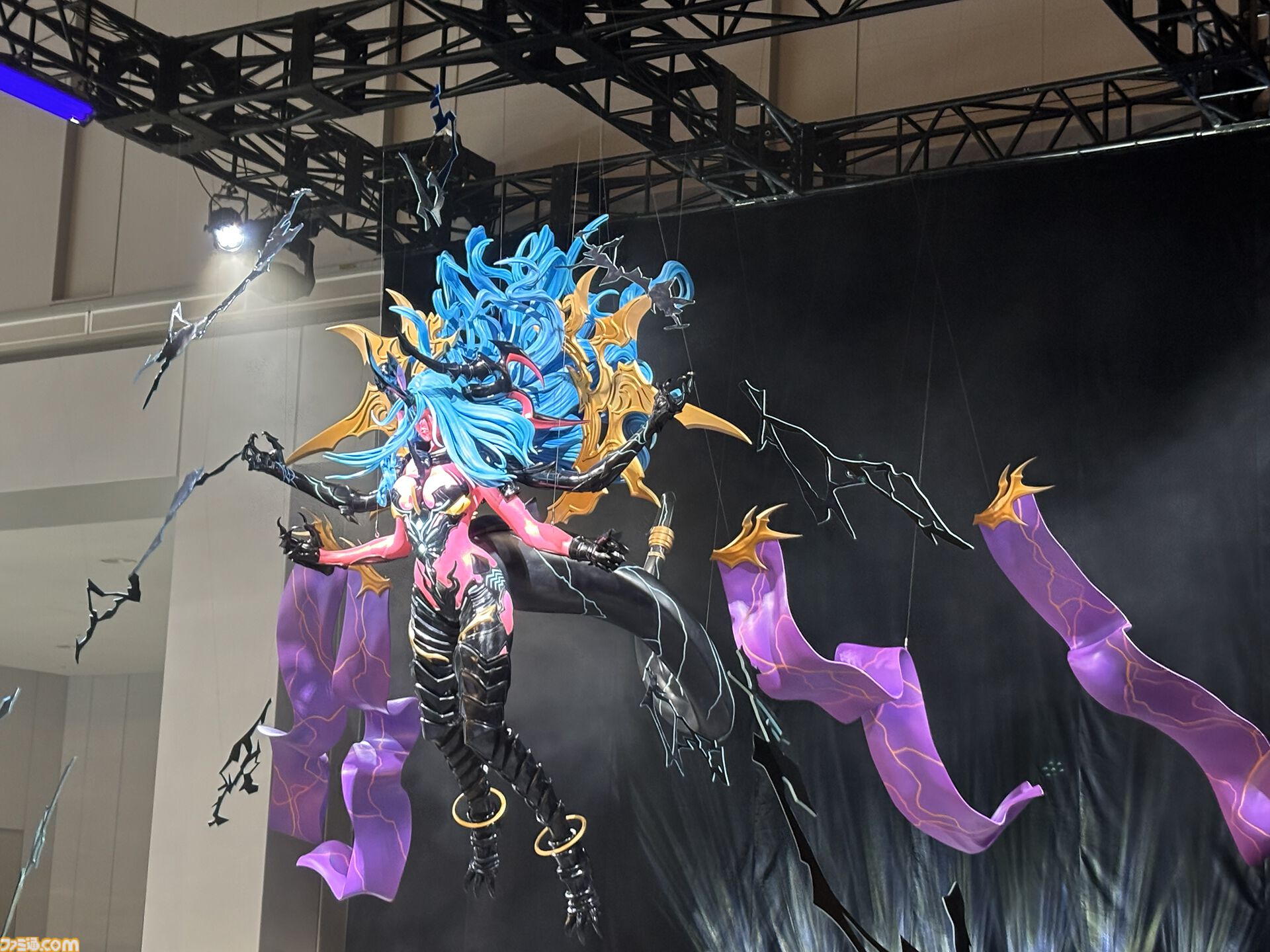 “グラブルフェス2025”フォトリポート。有明に顕現した破壊の化身ヴェルサシア。広くなったカフェ ミレニアなど注目のスポットが目白押し