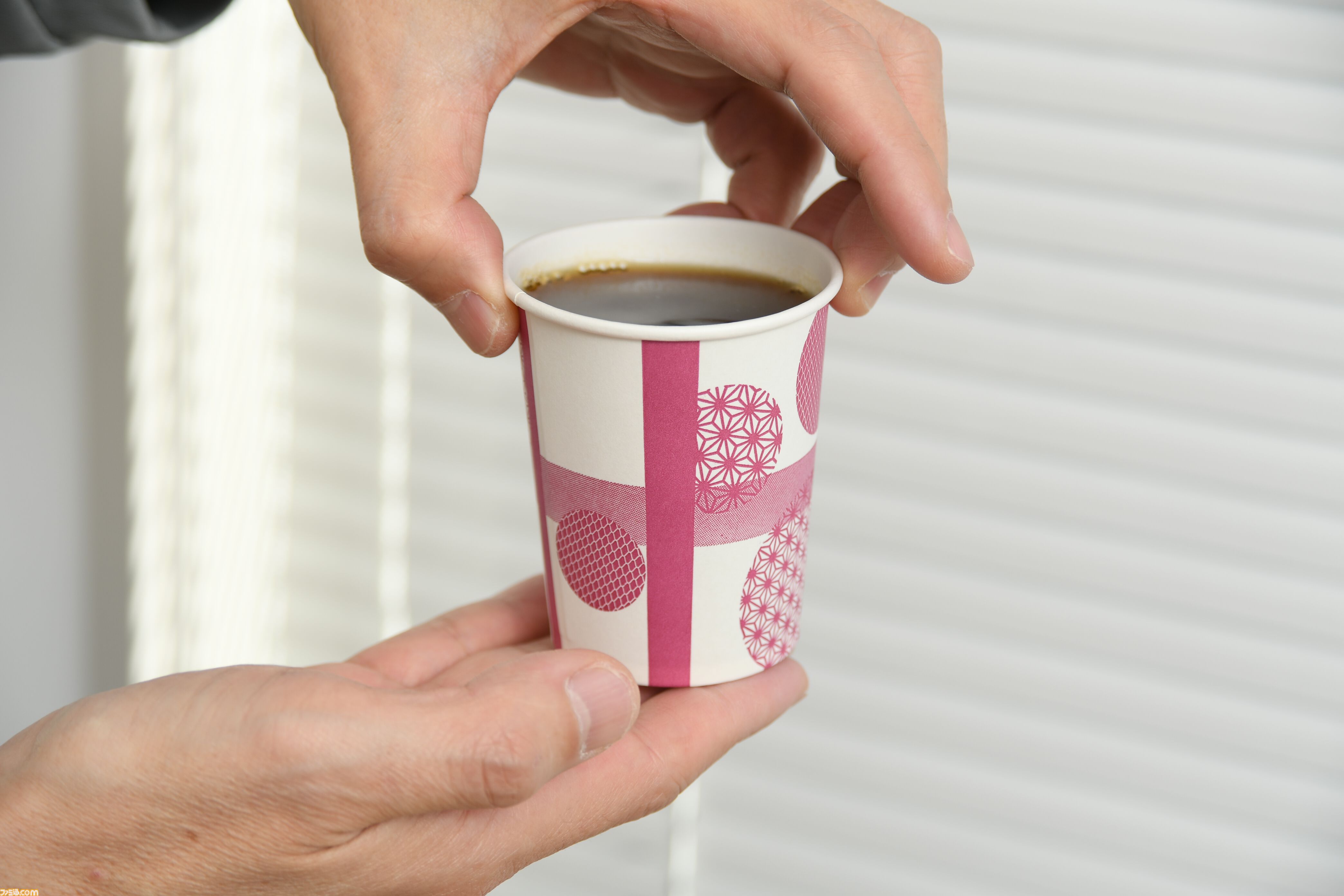 コーヒートークセット　キャップ　美品　Tシャツ　sサイズ　未使用　カップスリーブ コーヒートーク トーキョー』付録つきムックに同梱されるカップ
