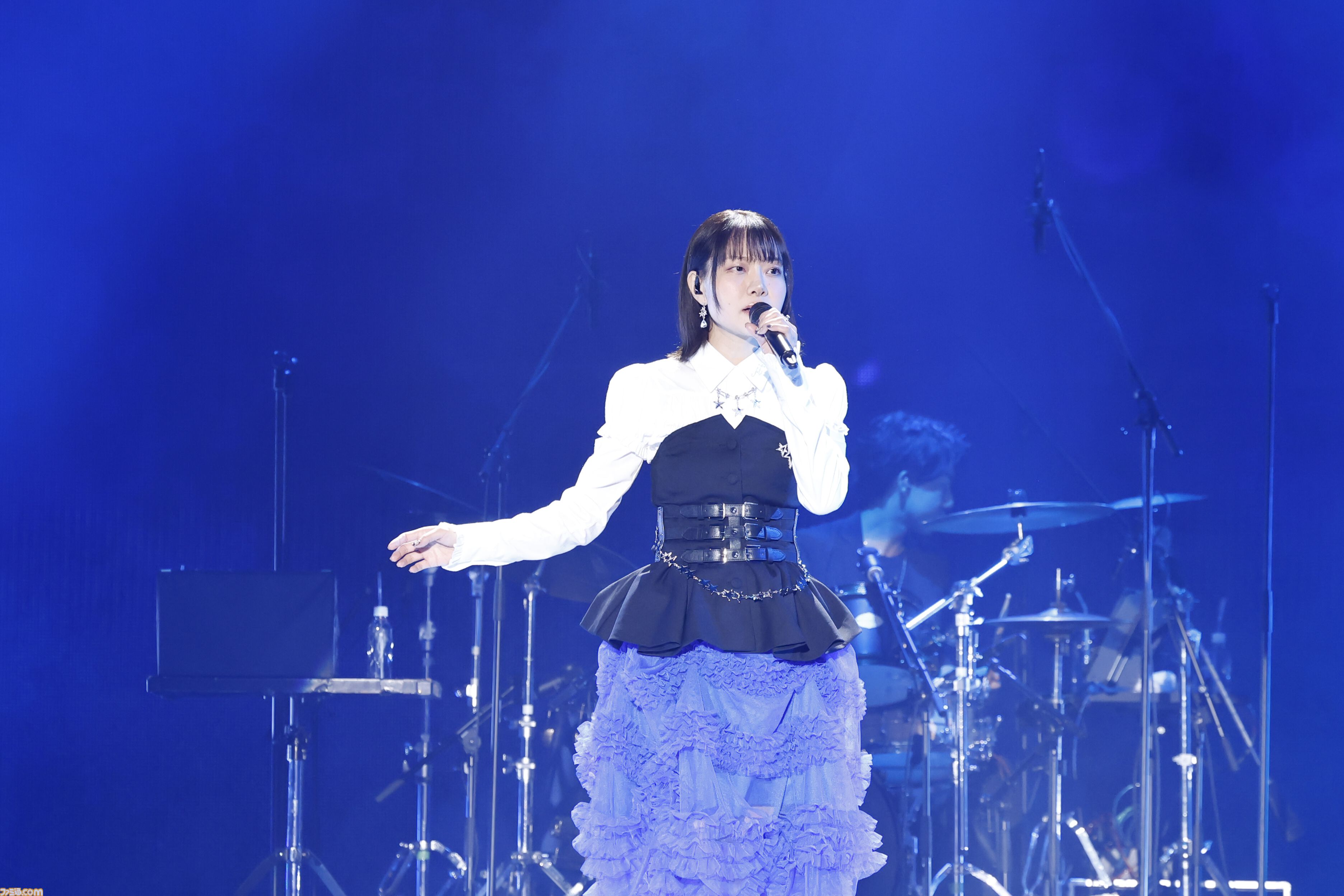 “グラブルフェス2025”ナイトパーティーリポート。声優陣と小林太郎さんが『グラブル』を代表する楽曲を熱唱。初となるメドレーを含めた全16曲をパフォーマンス