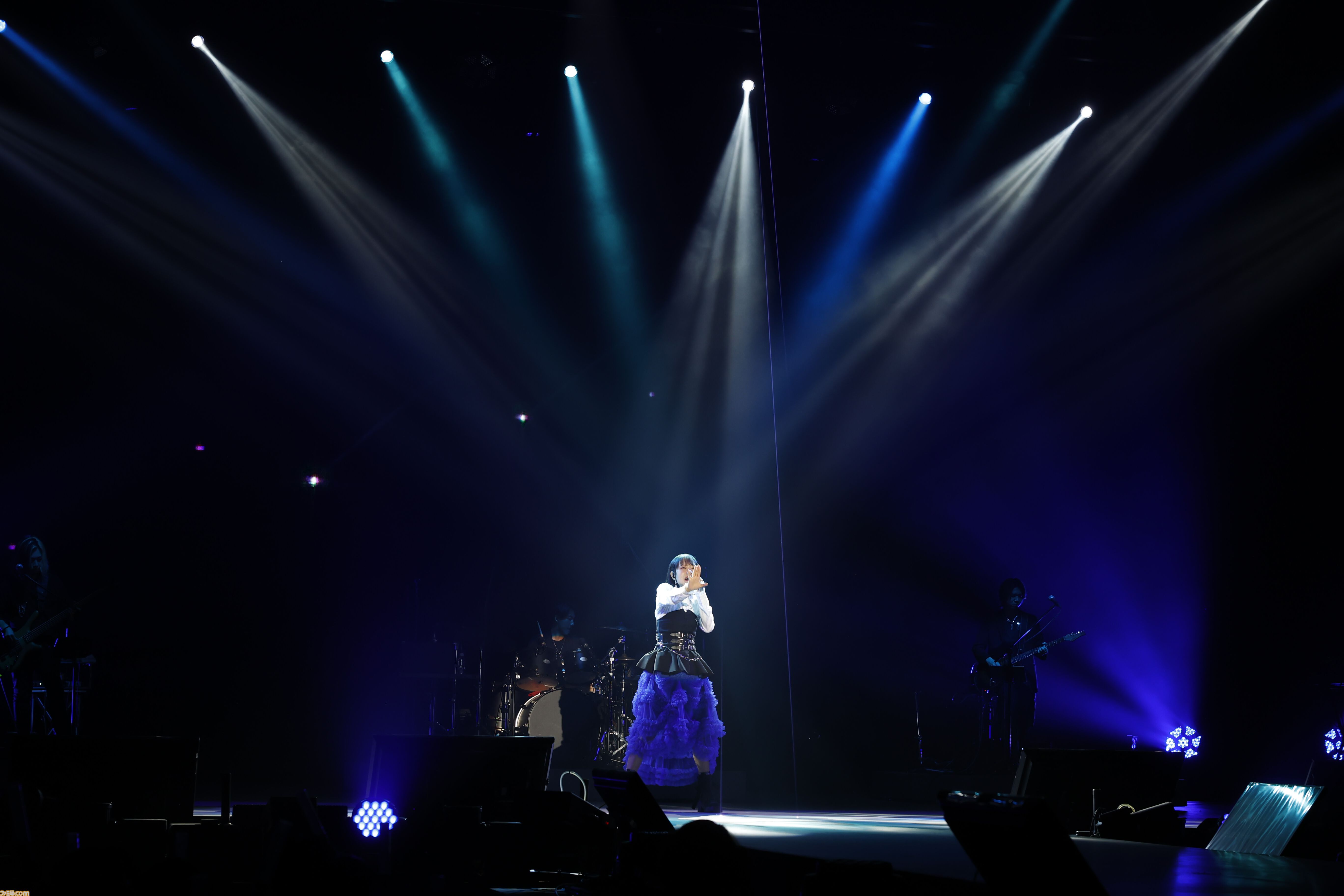 “グラブルフェス2025”ナイトパーティーリポート。声優陣と小林太郎さんが『グラブル』を代表する楽曲を熱唱。初となるメドレーを含めた全16曲をパフォーマンス