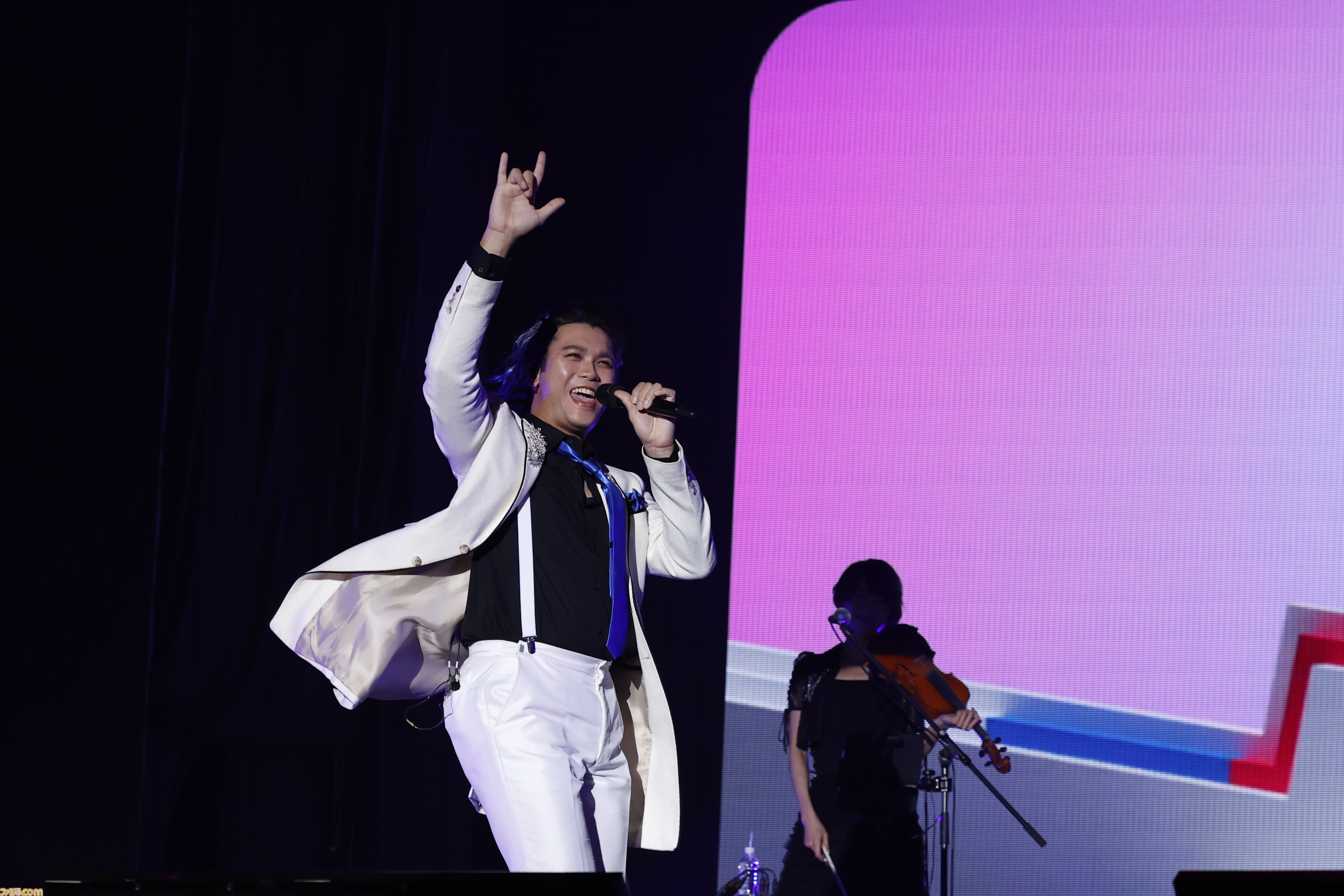 “グラブルフェス2025”ナイトパーティーリポート。声優陣と小林太郎さんが『グラブル』を代表する楽曲を熱唱。初となるメドレーを含めた全16曲をパフォーマンス