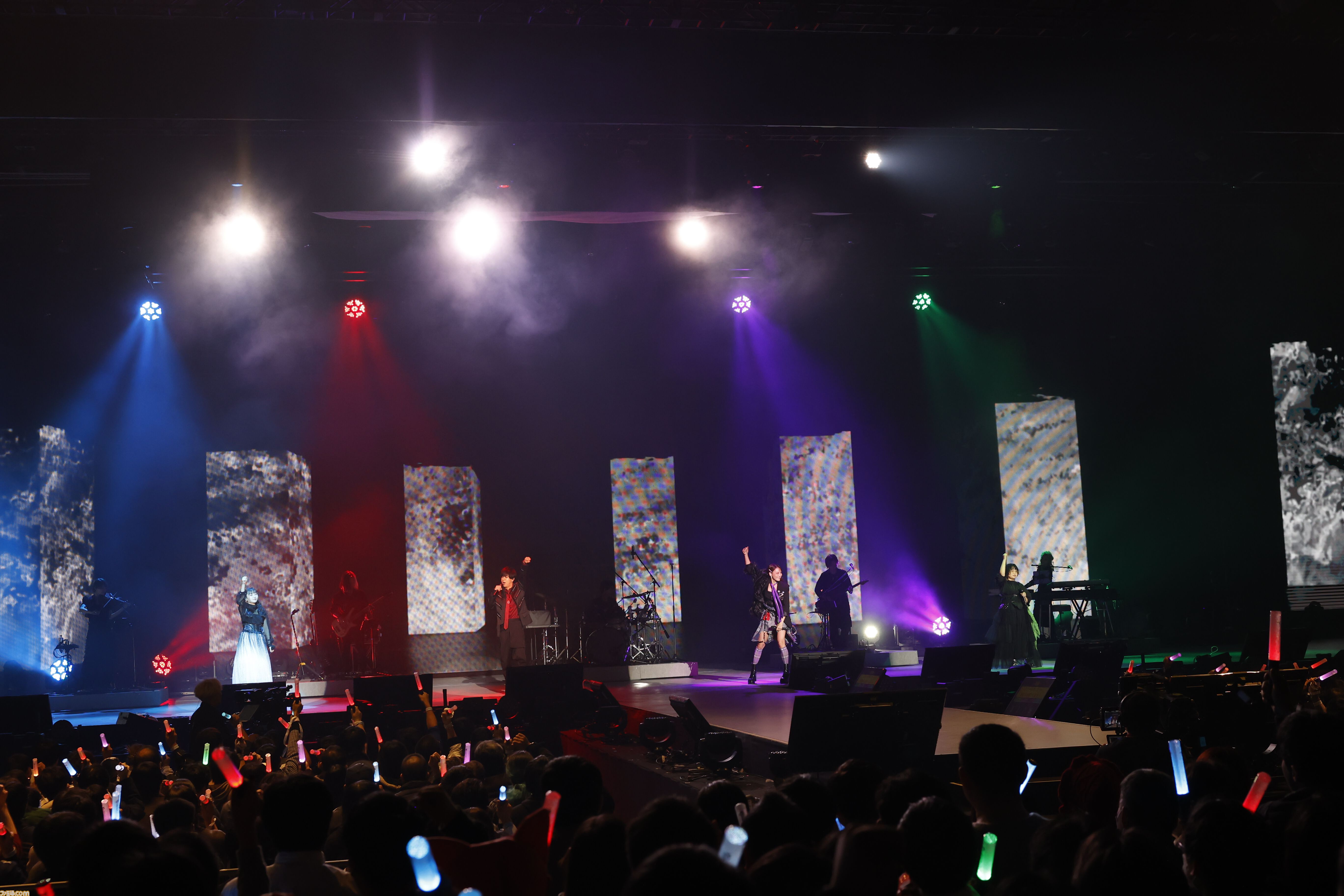 “グラブルフェス2025”ナイトパーティーリポート。声優陣と小林太郎さんが『グラブル』を代表する楽曲を熱唱。初となるメドレーを含めた全16曲をパフォーマンス