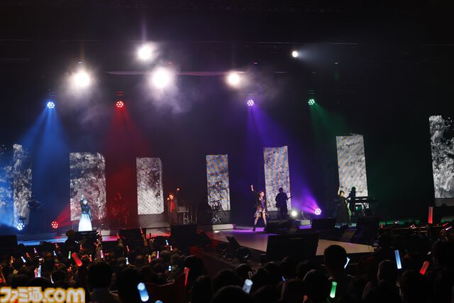 “グラブルフェス2025”ナイトパーティーリポート。声優陣と小林太郎さんが『グラブル』を代表する楽曲を熱唱。初となるメドレーを含めた全16曲をパフォーマンス