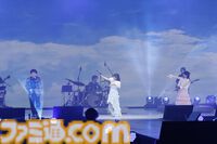 “グラブルフェス2025”ナイトパーティーリポート。声優陣と小林太郎さんが『グラブル』を代表する楽曲を熱唱。初となるメドレーを含めた全16曲をパフォーマンス