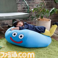 『ドラゴンクエスト』スライムが約65cmのビックサイズクッションになって登場。メタルスライムと合わせて2カラー展開。8月31日まで再受注中