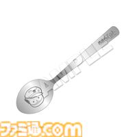 『夜勤事件』VHSクッションが登場…深夜のコンビニを切り取った不気味なデザイン。『チラズアート』×22カレーのコラボカフェが1月16日開催