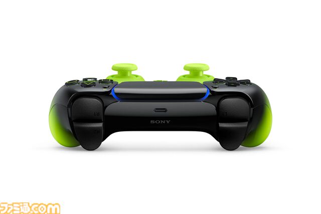 PS5コントローラー＆本体カバーの新色が3月12日発売。ブラック＆ネオンカラーのグラデーションをベースにレッド、グリーン、ブルーが登場