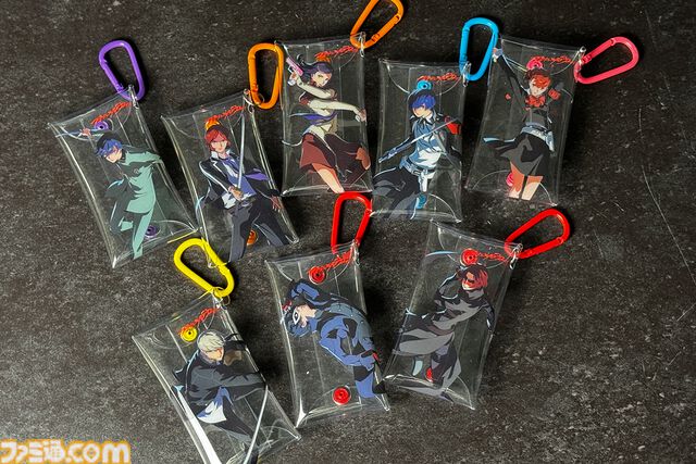 『ペルソナ』シリーズ30周年を記念した公式グッズが予約開始。ペルソナ全書風ポーチやベルベットルームのクッションカバーがラインアップ