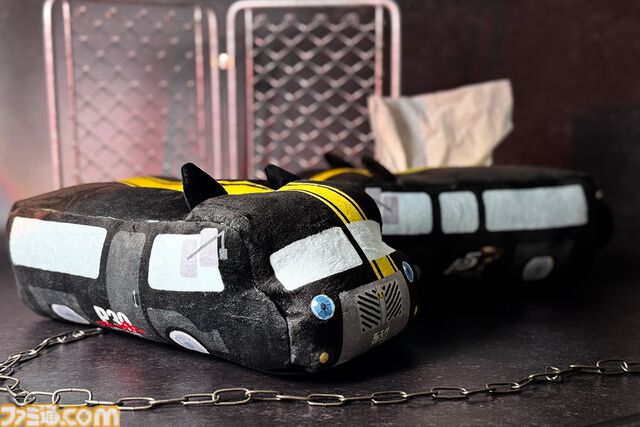 『ペルソナ』シリーズ30周年を記念した公式グッズが予約開始。ペルソナ全書風ポーチやベルベットルームのクッションカバーがラインアップ