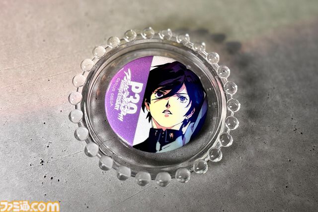 『ペルソナ』シリーズ30周年を記念した公式グッズが予約開始。ペルソナ全書風ポーチやベルベットルームのクッションカバーがラインアップ