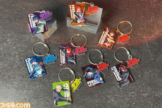 『ペルソナ』シリーズ30周年を記念した公式グッズが予約開始。ペルソナ全書風ポーチやベルベットルームのクッションカバーがラインアップ