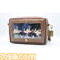 『ペルソナ』シリーズ30周年を記念した公式グッズが予約開始。ペルソナ全書風ポーチやベルベットルームのクッションカバーがラインアップ