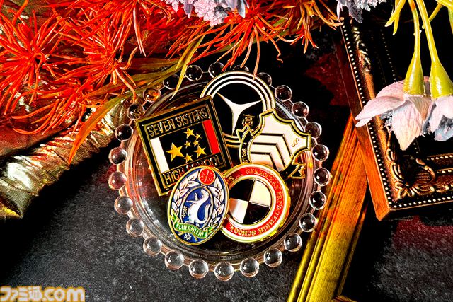 『ペルソナ』シリーズ30周年を記念した公式グッズが予約開始。ペルソナ全書風ポーチやベルベットルームのクッションカバーがラインアップ