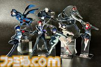 『ペルソナ』シリーズ30周年を記念した公式グッズが予約開始。ペルソナ全書風ポーチやベルベットルームのクッションカバーがラインアップ