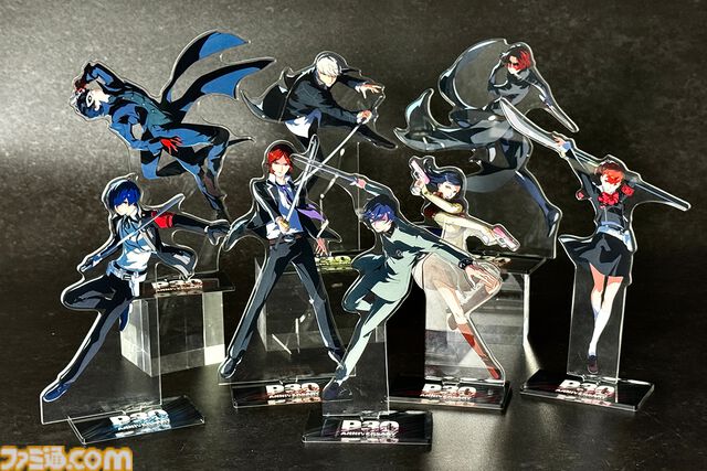 『ペルソナ』シリーズ30周年を記念した公式グッズが予約開始。ペルソナ全書風ポーチやベルベットルームのクッションカバーがラインアップ