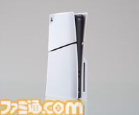 PlayStationが手のひらサイズのミニチュアに。歴代の本体を再現した全5種、コントローラーやメモリーカードなども付属。2月中旬よりガチャで発売