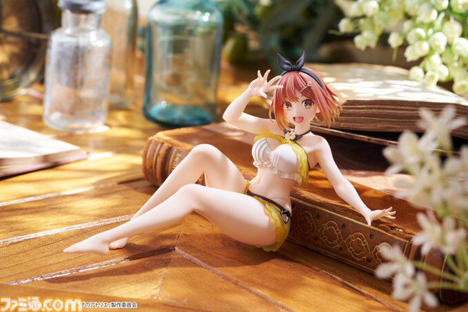 アニメ『ライザのアトリエ』眩しい水着を纏ったライザのフィギュアが