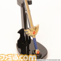 『ドラゴンクエスト』昨年発表されたロトの兜飾りがふたたび話題に。兜は本物の“青銅”製。現在は吉徳の直販サイトで販売中【ドラクエ】