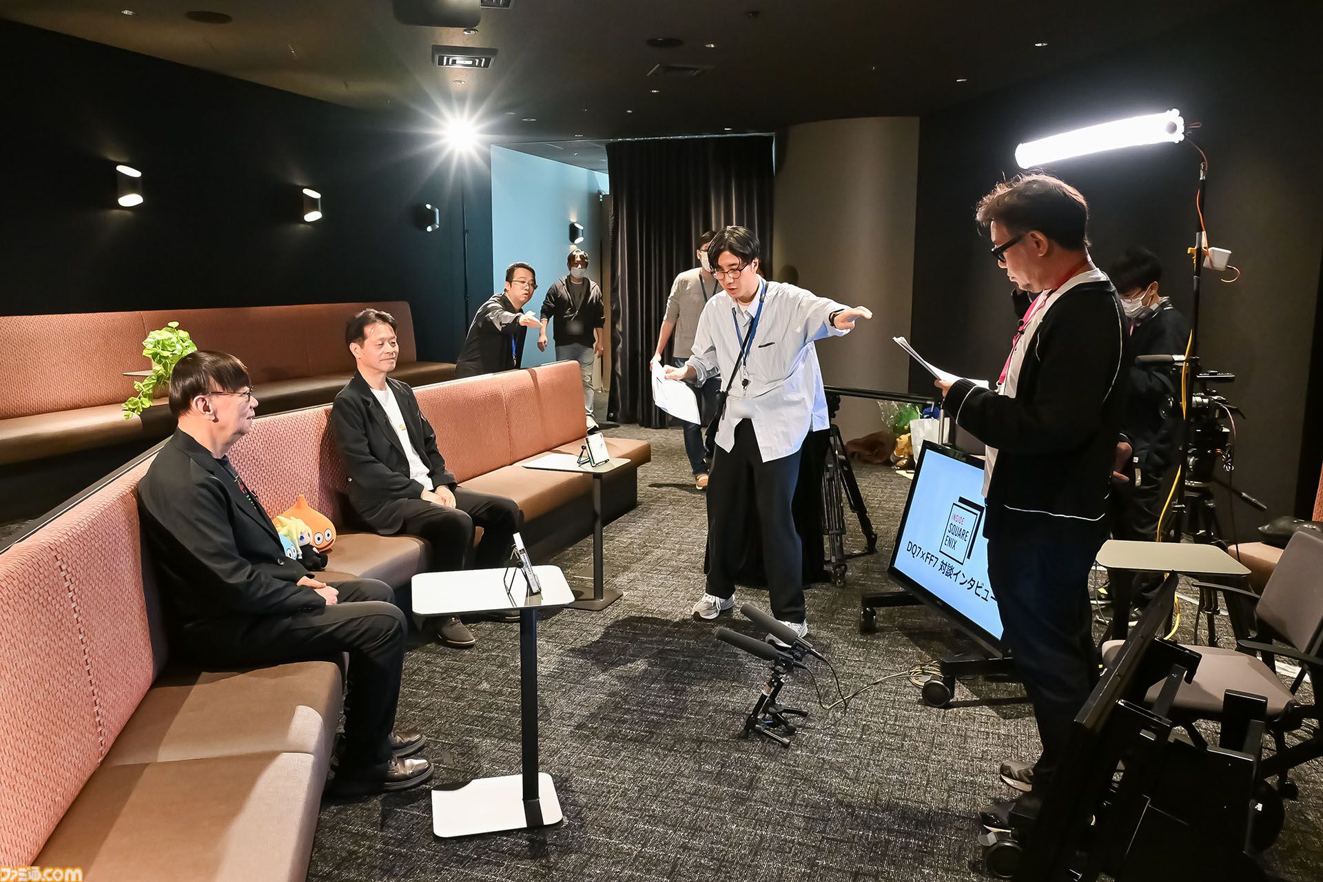 『ドラクエ』堀井雄二氏×『FF』北瀬佳範氏による“セブン”記念対談。堀井氏「(FFの）戦闘不能はうまくやった」、北瀬氏「(ドラクエVの）結婚は当時も、年を経て判断が変わるのも衝撃」。名作の裏側を語り合う