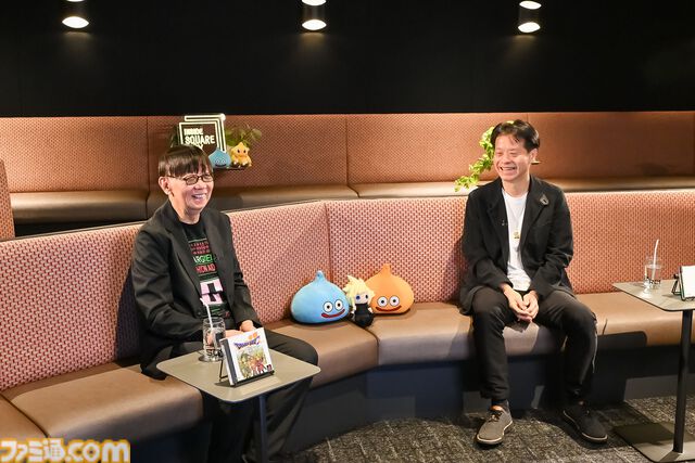 『ドラクエ』堀井雄二氏×『FF』北瀬佳範氏による“セブン”記念対談。堀井氏「(FFの）戦闘不能はうまくやった」、北瀬氏「(ドラクエVの）結婚は当時も、年を経て判断が変わるのも衝撃」。名作の裏側を語り合う