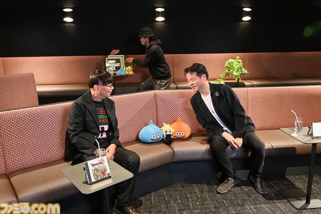 『ドラクエ』堀井雄二氏×『FF』北瀬佳範氏による“セブン”記念対談。堀井氏「(FFの）戦闘不能はうまくやった」、北瀬氏「(ドラクエVの）結婚は当時も、年を経て判断が変わるのも衝撃」。名作の裏側を語り合う