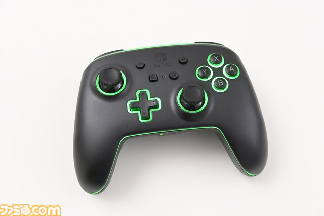 “ルメクトラ・エンハンスド・ワイヤレスコントローラー”レビュー。任天堂ライセンスを受けたSwitch向け高機能コントローラーがPowerAより発売。24色に光るハイエンドコントローラーを徹底解説