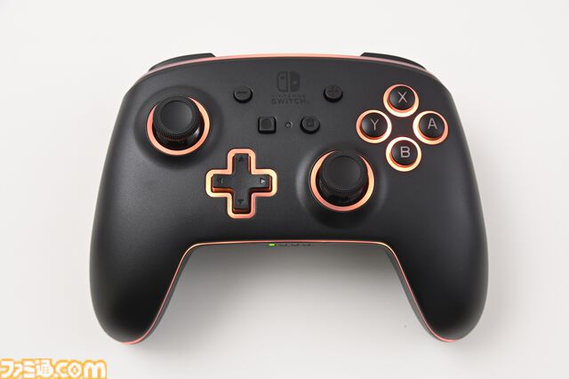 画像ページ (17/26) 【任天堂ライセンス商品】PowerAのSwitch用コントローラー『ルメクトラ・エンハンスド・ワイヤレスコントローラー』レビュー。24色に光るハイエンドデバイスを徹底解説  | ゲーム・エンタメ最新情報のファミ通.com