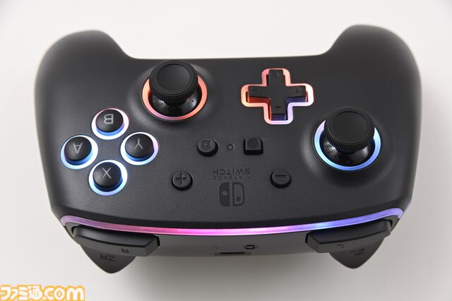 “ルメクトラ・エンハンスド・ワイヤレスコントローラー”レビュー。任天堂ライセンスを受けたSwitch向け高機能コントローラーがPowerAより発売。24色に光るハイエンドコントローラーを徹底解説