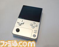 AYANEOの縦型Androidゲーム機第2弾！削り出しのメタルボディと高精細ディスプレイを搭載した “AYANEO POCKET VERT”が2月中旬発売