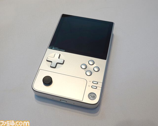AYANEOの縦型Androidゲーム機第2弾！削り出しのメタルボディと高精細ディスプレイを搭載した “AYANEO POCKET VERT”が2月中旬発売