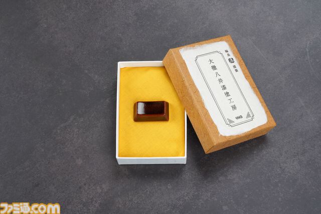 “漆塗キートップ”がHHKB用アクセサリーとして発売。黒漆・溜塗で仕上げた上品かつ深みのある色合いのEsc・Ctrlキーが登場