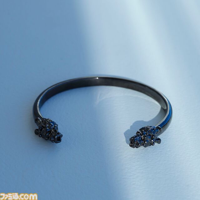 『龍が如く』桐生一馬、真島吾朗、春日一番をイメージしたコラボアイテムが登場。それぞれをイメージしたバングル、スカルリング、チェーンバングルの3種を展開