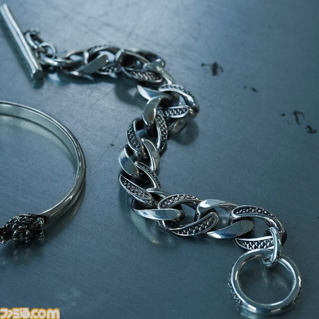 『龍が如く』桐生一馬、真島吾朗、春日一番をイメージしたコラボアイテムが登場。それぞれをイメージしたバングル、スカルリング、チェーンバングルの3種を展開