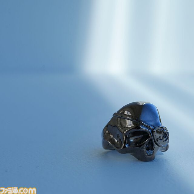 『龍が如く』桐生一馬、真島吾朗、春日一番をイメージしたコラボアイテムが登場。それぞれをイメージしたバングル、スカルリング、チェーンバングルの3種を展開