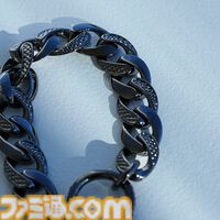 『龍が如く』桐生一馬、真島吾朗、春日一番をイメージしたコラボアイテムが登場。それぞれをイメージしたバングル、スカルリング、チェーンバングルの3種を展開