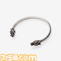 『龍が如く』桐生一馬、真島吾朗、春日一番をイメージしたコラボアイテムが登場。それぞれをイメージしたバングル、スカルリング、チェーンバングルの3種を展開