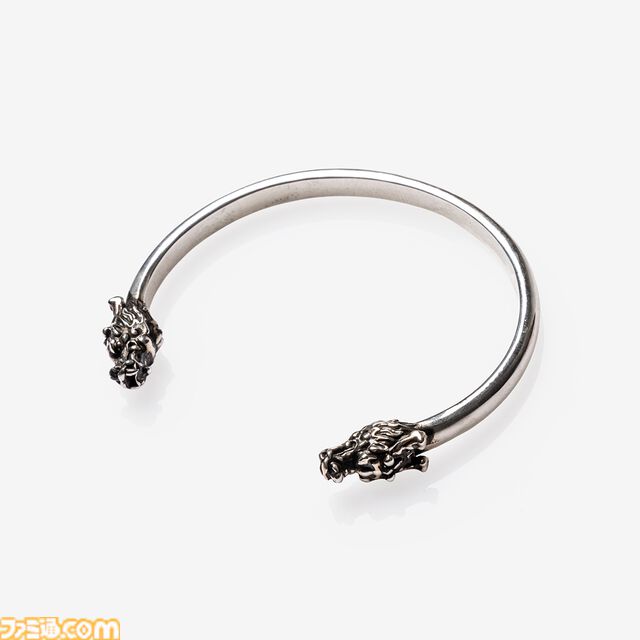 『龍が如く』桐生一馬、真島吾朗、春日一番をイメージしたコラボアイテムが登場。それぞれをイメージしたバングル、スカルリング、チェーンバングルの3種を展開