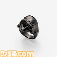 『龍が如く』桐生一馬、真島吾朗、春日一番をイメージしたコラボアイテムが登場。それぞれをイメージしたバングル、スカルリング、チェーンバングルの3種を展開