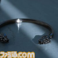 『龍が如く』桐生一馬、真島吾朗、春日一番をイメージしたコラボアイテムが登場。それぞれをイメージしたバングル、スカルリング、チェーンバングルの3種を展開
