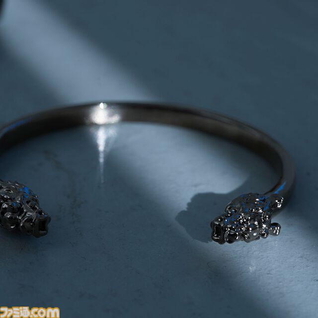 『龍が如く』桐生一馬、真島吾朗、春日一番をイメージしたコラボアイテムが登場。それぞれをイメージしたバングル、スカルリング、チェーンバングルの3種を展開