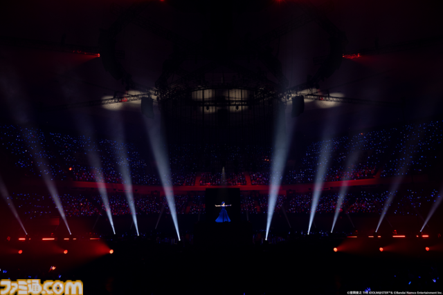 如月千早の武道館単独公演“OathONE”1日目をリポート。新曲『輝夜』のパフォーマンスやソニー開発の最新エンタメロボットシステム“groovots”を導入した演出も