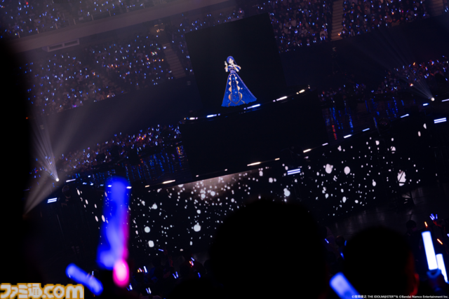 如月千早の武道館単独公演“OathONE”1日目をリポート。新曲『輝夜』のパフォーマンスやソニー開発の最新エンタメロボットシステム“groovots”を導入した演出も