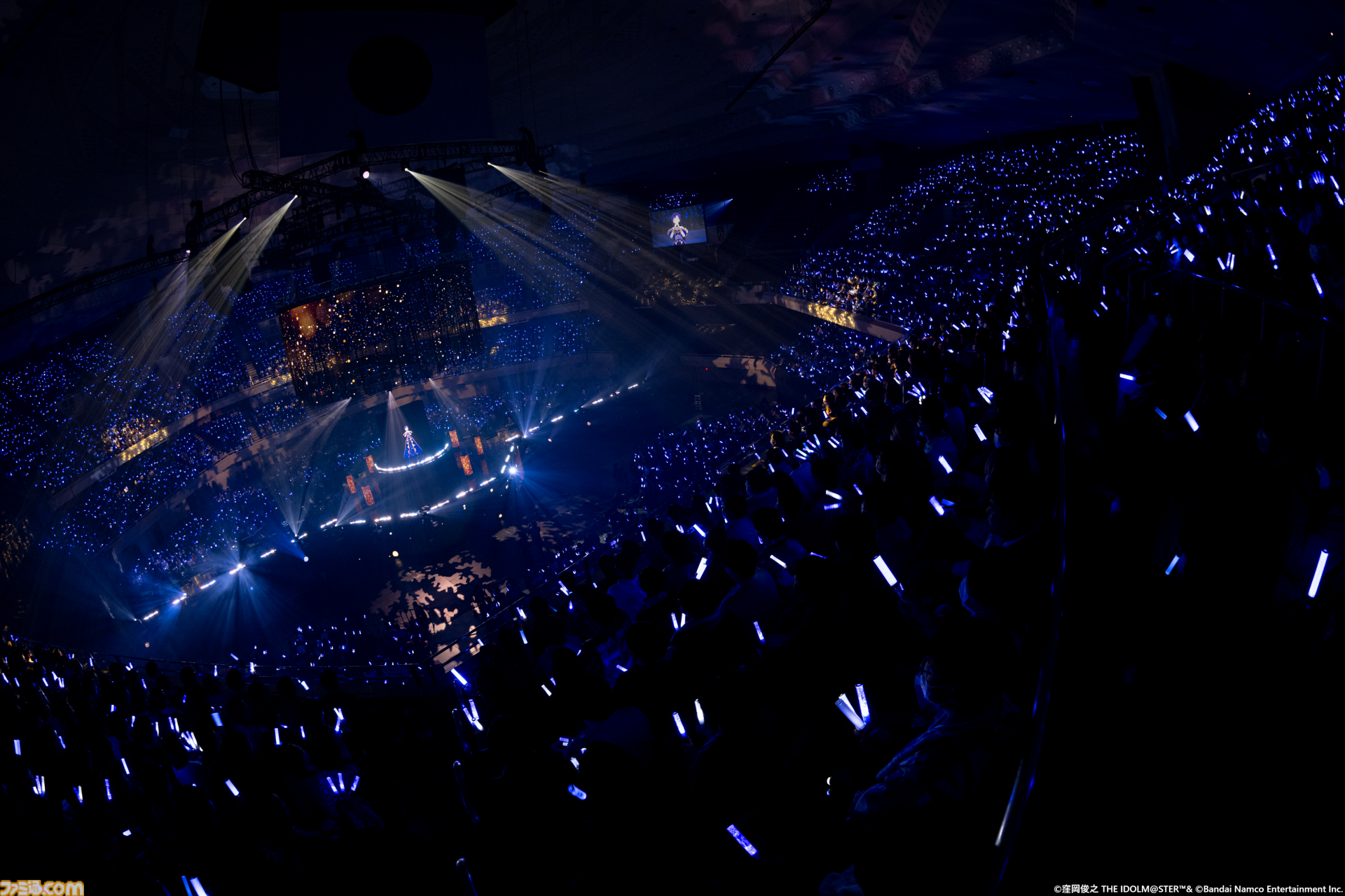 如月千早の武道館単独公演“OathONE”1日目をリポート。新曲『輝夜』のパフォーマンスやソニー開発の最新エンタメロボットシステム“groovots”を導入した演出も