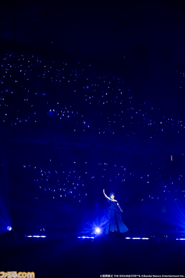 如月千早の武道館公演“OathONE”2日目をリポート。ラジオから生まれた『月下祭』や、後輩&他事務所の“蒼”の系譜に連なるアイドルの楽曲などのパフォーマンスも