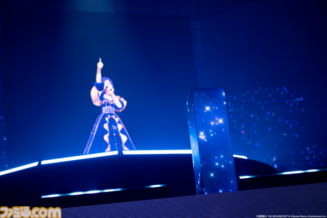 如月千早の武道館公演“OathONE”2日目をリポート。ラジオから生まれた『月下祭』や、後輩&他事務所の“蒼”の系譜に連なるアイドルの楽曲などのパフォーマンスも