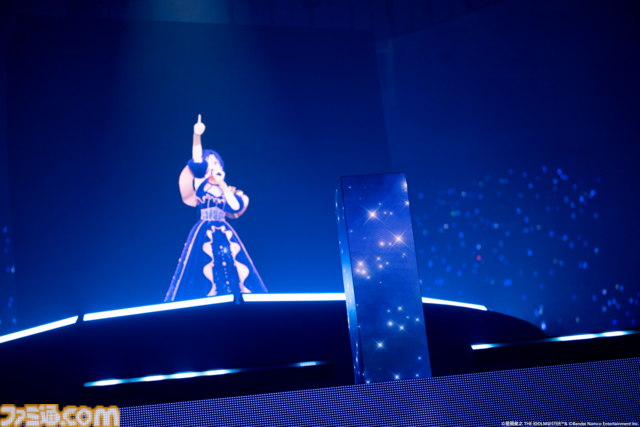 如月千早の武道館公演“OathONE”2日目をリポート。ラジオから生まれた『月下祭』や、後輩&他事務所の“蒼”の系譜に連なるアイドルの楽曲などのパフォーマンスも